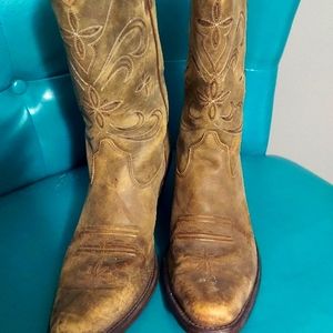Ariat women's cowgirl boots size 9